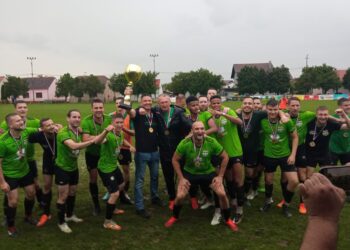 [VIDEO/FOTO] Ludilo u Hercegovcu, Hajduk primio trofej za prvaka; Rovišće preskočilo Trnski, a evo tko ispada iz lige