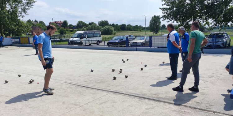 Boćari iz OTKOS 10 u prvenstvu srušili ekipu Smrik, a na turniru u Križevcima stigli do četvrtfinala