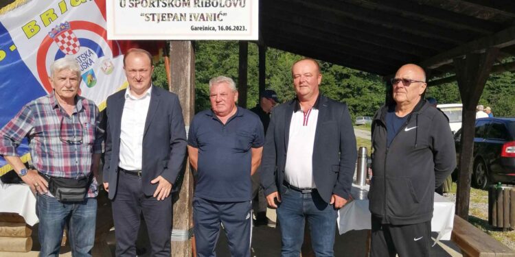 Prvi ljudi grada Garešnica i Udruge 105. brigade