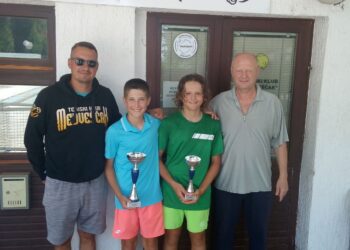 TK Feniks (Facebook)