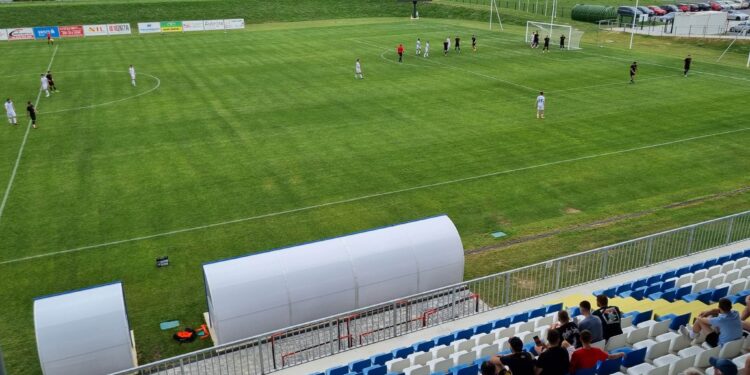 [FOTO] Bilogora ’91 srušila Bjelovar na njihovom stadionu, oba kluba imala zajedničkog ‘neprijatelja’