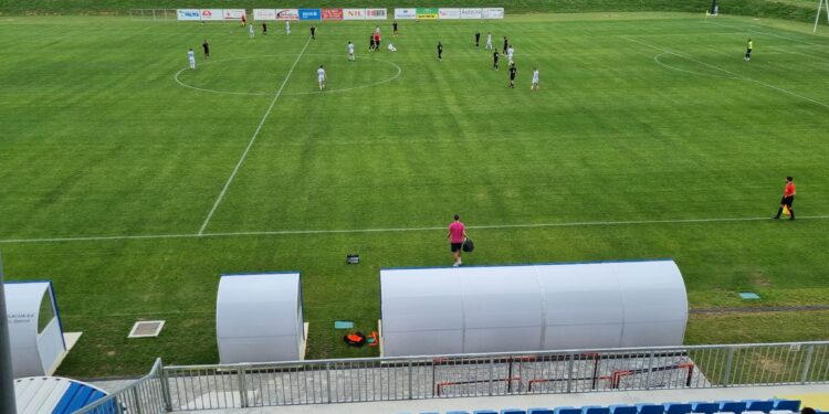 [FOTO] Bilogora ’91 srušila Bjelovar na njihovom stadionu, oba kluba imala zajedničkog ‘neprijatelja’