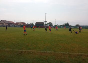 [FOTO] Juniori Mladosti iz Ždralova promašivali, a mladi Varaždinci to brutalno kaznili