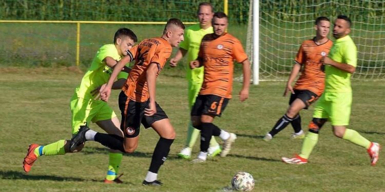 [VIDEO] Omladinac iz Ćurlovca ima svojeg Roberta Carlosa, sada nije zabio, ali…