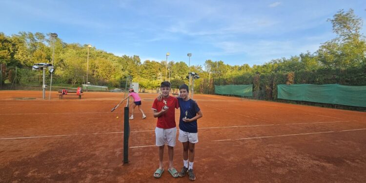 [FOTO] Talenti Teniskog kluba Feniks dostojno predstavljali Daruvar na turnirima u Zagrebu i Vrsaru