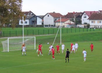 [FOTO] Bjelovar primio nesretni gol i remizirao s novim trenerom, Mladost Ždralovi pobjedom korak do samog vrha!