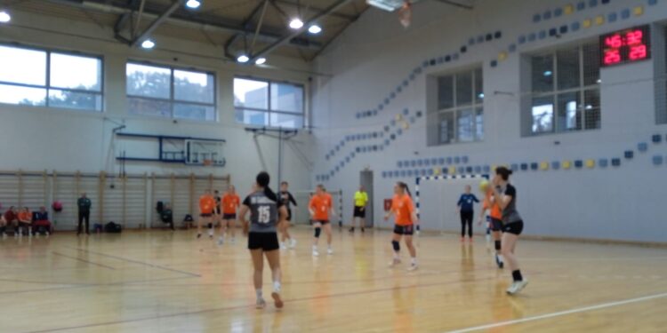 [FOTO] Rukometašice Garešnice dobro su se držale protiv favoritkinja, a druga ekipa Bjelovara pala u Cerni