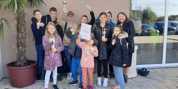 Šahisti IV. OŠ Bjelovar prekinuli dominaciju Rovišća te su izborili plasman na državno prvenstvo