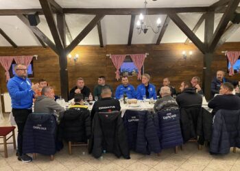 Nogometaši Daruvara dobili zasluženo ‘treće poluvrijeme’, došao i gradonačelnik Damir Lneniček