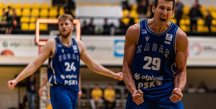 Luka Božić vs KK Split (Foto ABA j.d.t.)