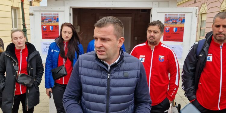 ŽRK Bjelovar i Dario Hrebak (Foto Grad Bjelovar)