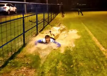 [VIDEO] Garićevi prvaci trening završili s blatnjavom kupkom, tko zna što si misle mame…