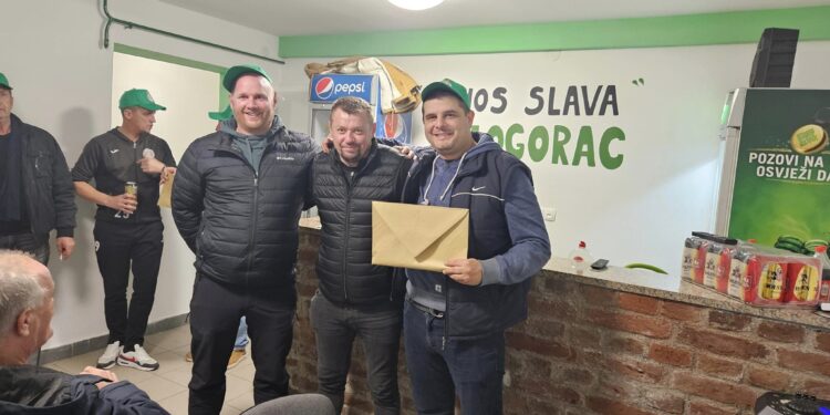 [FOTO] Turnir u beli u prostorijama NK Bilogorca okupio čak 19 parova, najbolji dobili pozamašan iznos