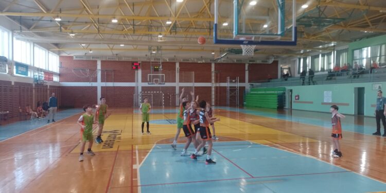 [FOTO] Mlade kategorije KK Vedi nezaustavljivo prolaze prepreke u prvenstvima 1. lige regije Sjever