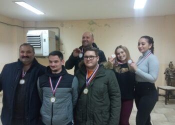 U Ćurlovcu uživaju u beli, padaju rekordi, a Laura i Ana oduševile trećim mjesto i svojim potezom prema klubu