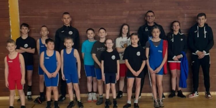 Hrvački klub Čazma imao berbu medalja u Sisku, osvojeno je čak deset odličja