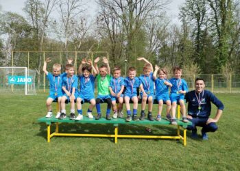 Najmlađi nogometaši Garića na turniru u Suhopolju – ‘Moja prva medalja’