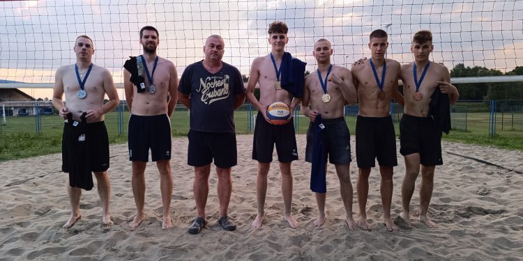 Seniorski turnir u Čazmi u odbojci na pijesku, a zlato pripalo domaćem paru Kupsjak – Ivanetić