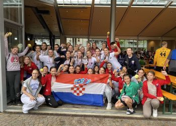 Mlade rukometašice Bjelovara na turniru u Italiji, a najboljom golmanica proglašena Ana Kristić