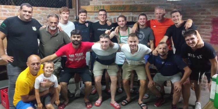 Hajduk iz Hercegovca dobio rasvjetu za cijelo igralište, oružara razveselili kosilicom, a kreću nova ulaganja