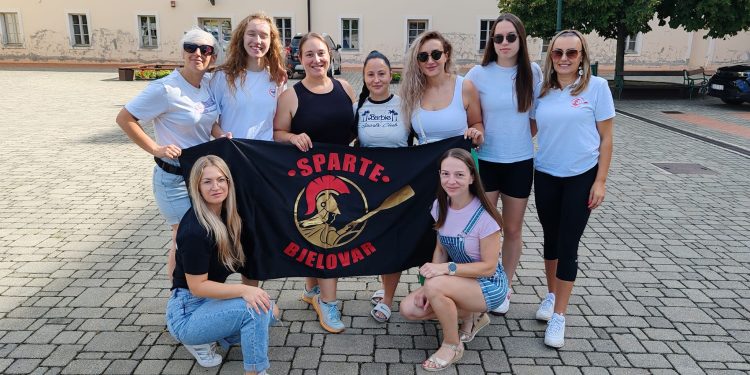 Sparte, sretan put! Bjelovarske lađarice otputovale na Maraton u Metkoviću