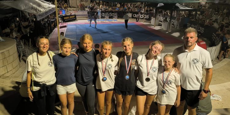 Za Taekwondo klub Bjelovar pet medalja s Korčula Opena: Borilište je bilo uz more…