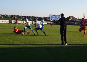Gattuso je bio u ‘elementu’, ‘igrao’ je od prvog sučevog zvižduka, a Bradićeve reakcije bile su puno smirenije
