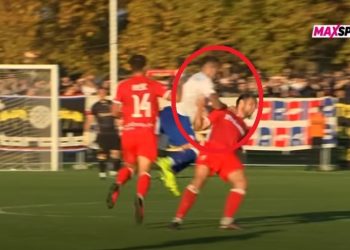 [VIDEO] Igrač Hajduka brutalno je ušao rukama u vrat i lice Antonija Azinovića prije trećeg gola, sudac ostao nijem!