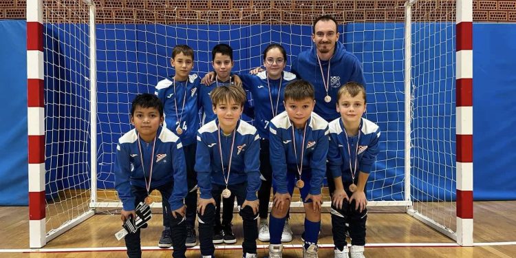 Mali Garićevci treći na Amaterko kupu u Slavonskom Brodu