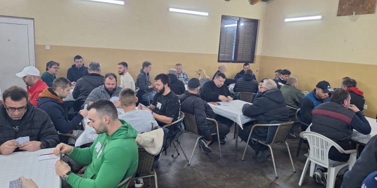 Turnir u Gornjim Sređanima u organizaciji NK Mlinara završio neobično, dva para podijelila prvo mjesto