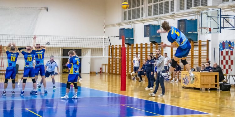 Čazmanci pali u pet setova, dva sata odbojke, ‘trganje’ živaca, a gosti na kraju bili s(p)retniji