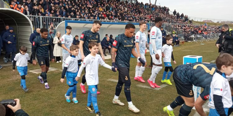 Odlična atmosfera na Gradskom stadionu, preko tri i pol tisuće glasnih gledatelja, Boysi podizali atmosferu