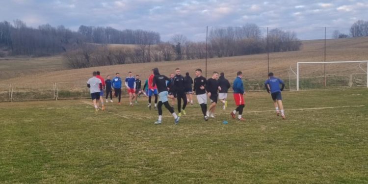 U svlačionicu Omladinca vratila se trojica, ali na rekreaciji se ozlijedio trener Mihoković