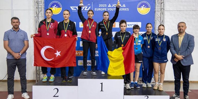 Bjelovarčanki Klari Končar, u paru s Lanom Benko, brončano odličje na BIH Openu